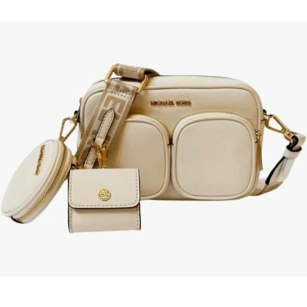 Michael Kors Jet Set Medium Crossbody Leather Bag Tech Attached (Lt Cream)